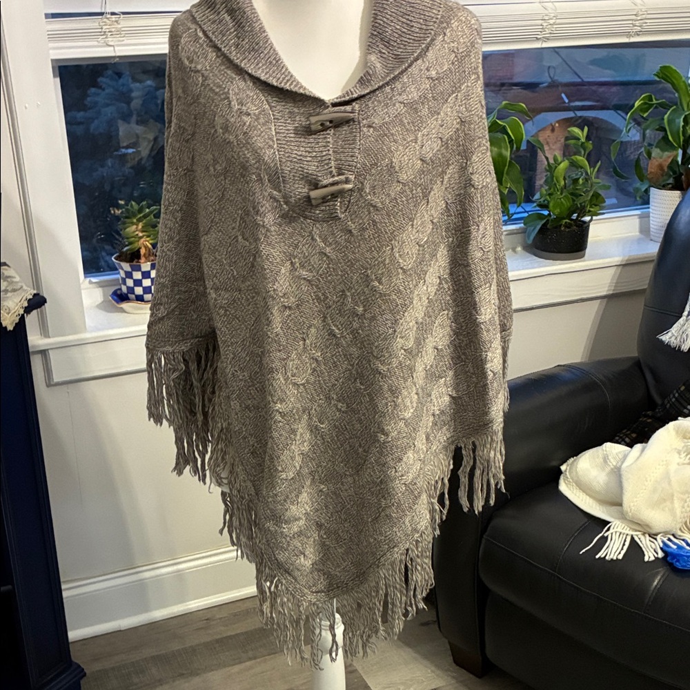 Karen Scott Gray Knit Cape with Fringe